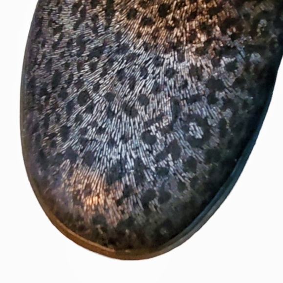 Align by Nurse mates slip on Animal print shoes. - Picture 5 of 8